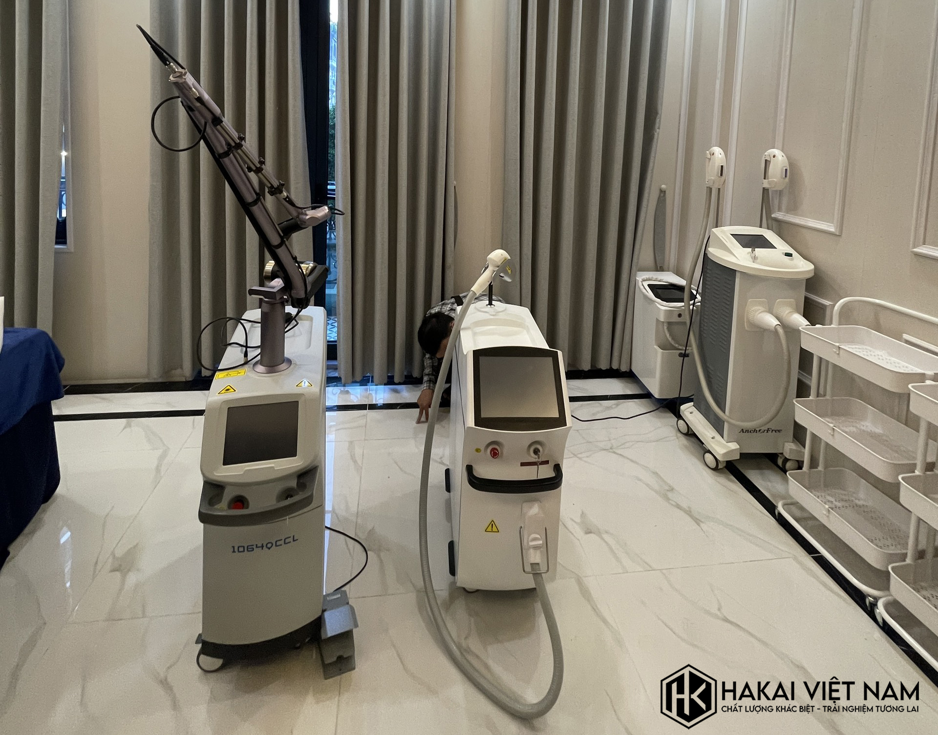 máy triệt lông diode laser 808 giá bao nhiêu