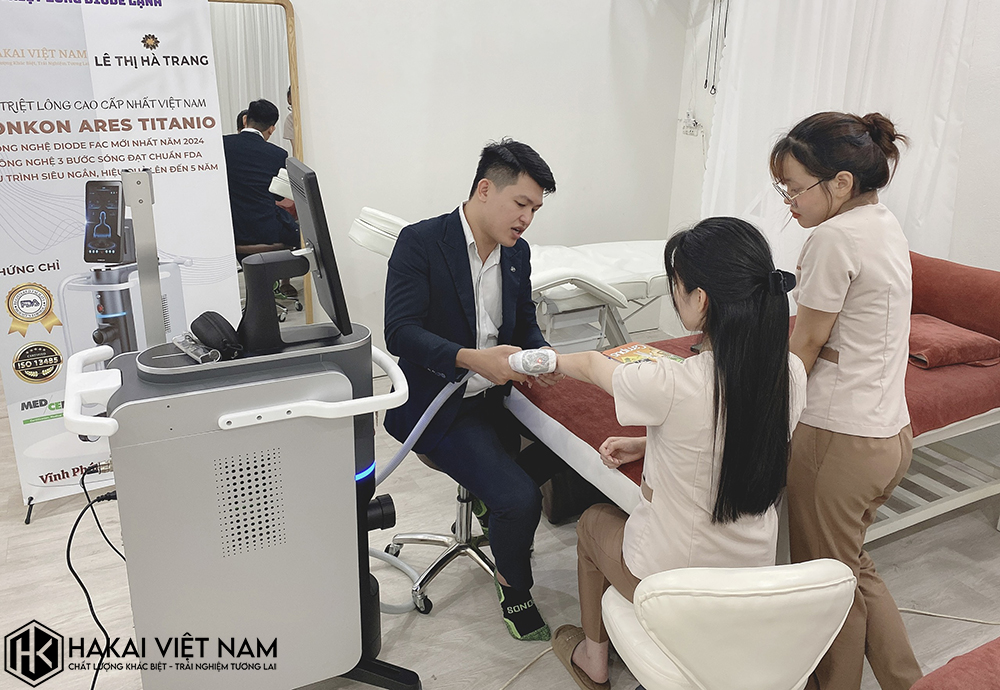 cách hoạt đông máy triệt lông laser